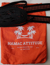 Charger l&#39;image dans la galerie, sangles dépliées et pliées et housse de sangles orange
