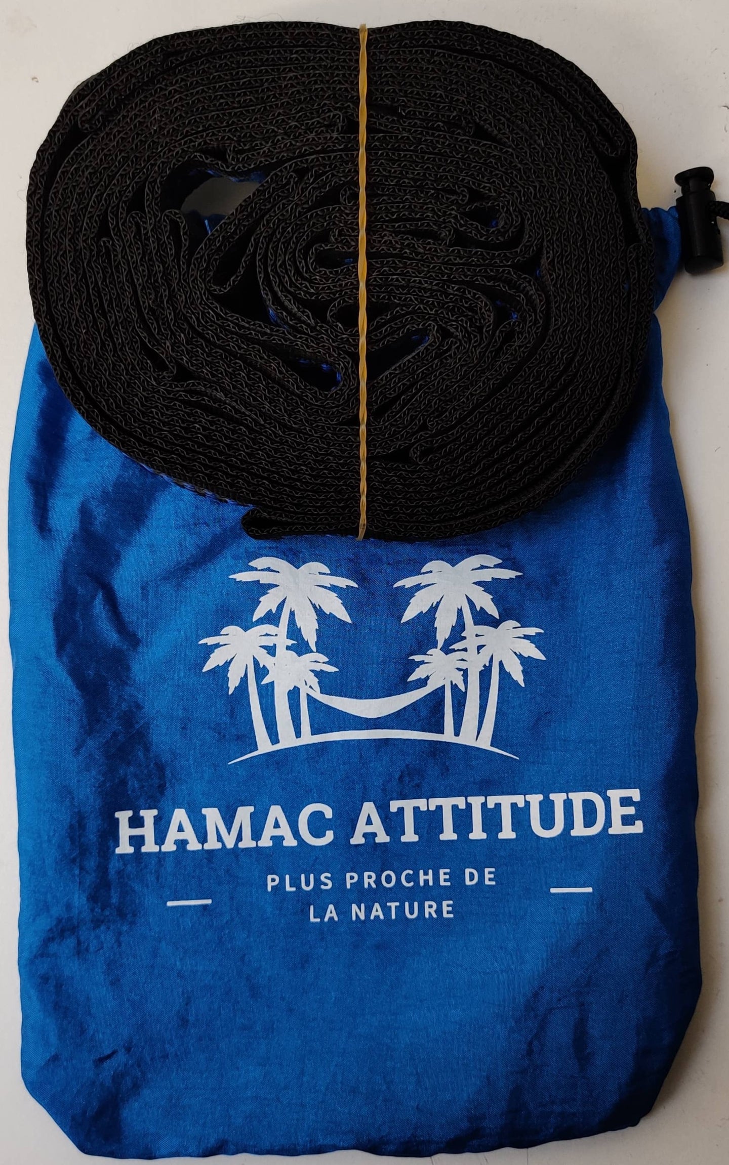 sangles pliées et housse de sangles bleues