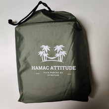 Charger l&#39;image dans la galerie, bache dans sa housse verte
