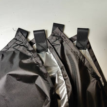 Charger l&#39;image dans la galerie, 4 coins d&#39;une bâche noir
