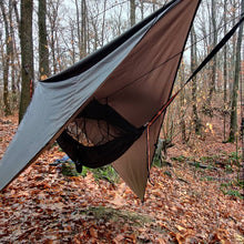 Charger l&#39;image dans la galerie, hamac moustiquaire noir avec tarp noir
