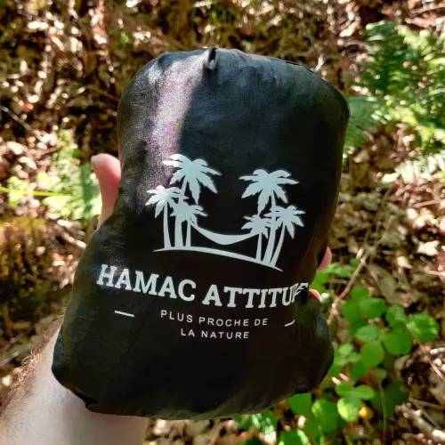 hamac parachute noir en main