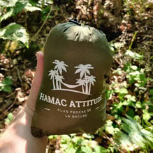 Charger l&#39;image dans la galerie, hamac parachute vert en main
